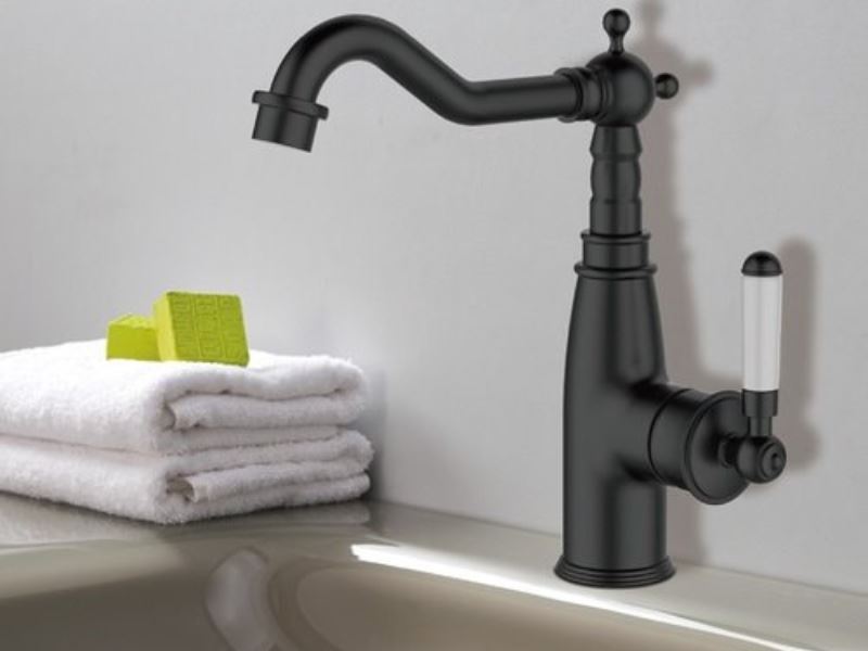 יוקרה בחדרי אמבטיה עם מבחר הברזים המושלם