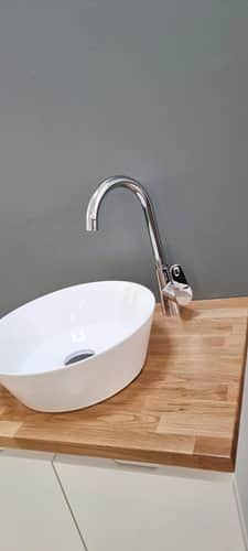 ארון אמבטיה תלוי לפי מידה רוחב עומק וצבע לפי בחירתך עם משטח עץ מלא להנחת כיור מונח דגם איטליה W