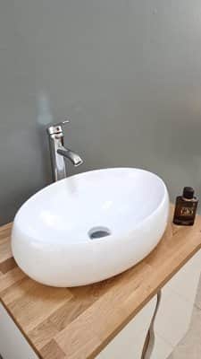 ארון אמבטיה תלוי לפי מידה רוחב עומק וצבע לפי בחירתך עם משטח עץ מלא להנחת כיור מונח דגם קובר W