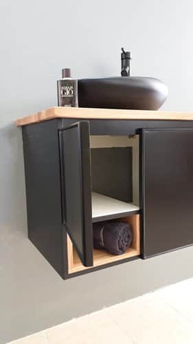 ארון אמבטיה תלוי לפי מידה רוחב עומק וצבע לפי בחירתך עם משטח עץ מלא להנחת כיור מונח דגם זוק W