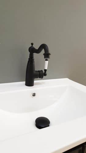 ארון אמבטיה תלוי לפי מידה רוחב עומק וצבע לפי בחירתך עם כיור משטח חרס שקוע דגם רותי W