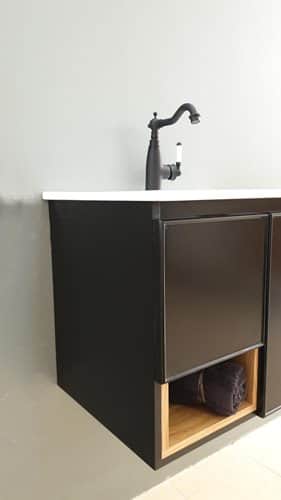 ארון אמבטיה תלוי לפי מידה רוחב עומק וצבע לפי בחירתך עם כיור משטח חרס שקוע דגם רותי W