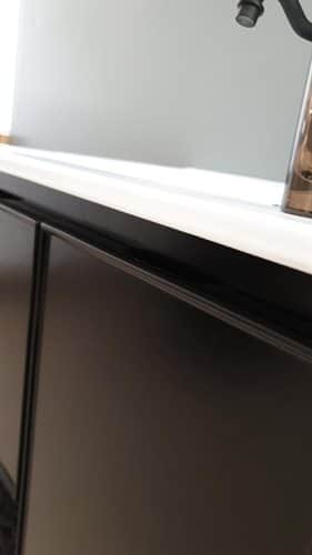 ארון אמבטיה תלוי לפי מידה רוחב עומק וצבע לפי בחירתך עם כיור משטח חרס שקוע דגם רותי W