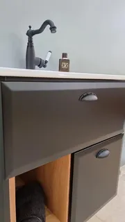 ארון אמבטיה תלוי לפי מידה רוחב וצבע לפי בחירתך עם כיור משטח חרס שקוע דגם רום W