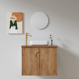 ארון אמבטיה תלוי רוחב 55 ס"מ בעומק 33 ס"מ עשוי מעץ מלא אלון מבוקע עם משטח עץ מלא להנחת כיור מונח דגם R55-55