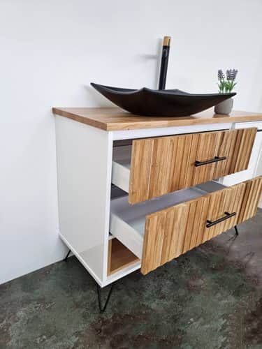 ארון אמבטיה עומד רוחב 120 ס"מ בעומק 46 ס"מ צבע לבן מט עם משטח עץ מלא להנחת כיור מונח דגם טורנטו 120