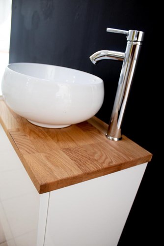 ארון אמבטיה תלוי לפי מידה רוחב עומק וצבע לפי בחירתך עם משטח עץ מלא להנחת כיור מונח דגם קופנהגן