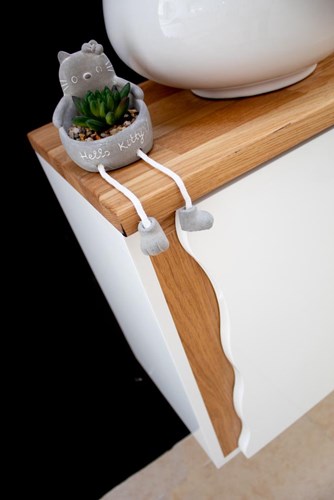 ארון אמבטיה תלוי לפי מידה רוחב עומק וצבע לפי בחירתך עם משטח עץ מלא להנחת כיור מונח דגם קופנהגן