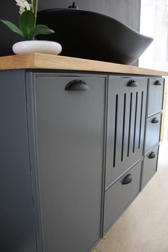 ארון אמבטיה תלוי לפי מידה רוחב עומק וצבע לפי בחירתך עם משטח עץ מלא להנחת כיור מונח דגם קאנקון