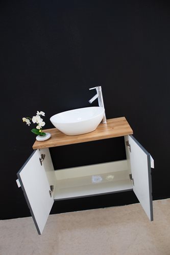 ארון אמבטיה תלוי לפי מידה רוחב עומק וצבע לפי בחירתך עם משטח עץ מלא להנחת כיור מונח דגם רומניה