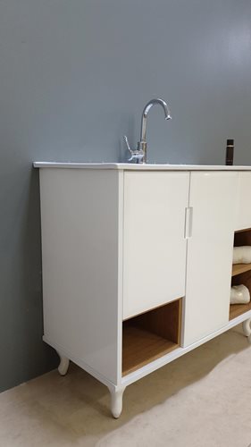 ארון אמבטיה עומד לפי מידה רוחב עומק וצבע לפי בחירתך עם כיור משטח חרס שקוע דגם איילנד