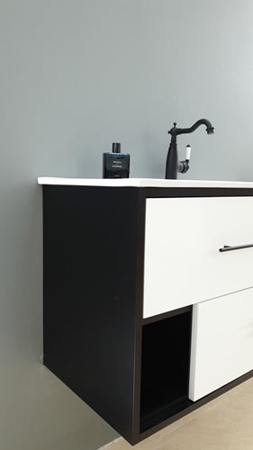 ארון אמבטיה תלוי לפי מידה רוחב עומק וצבע לפי בחירתך עם כיור משטח חרס שקוע דגם כרמל