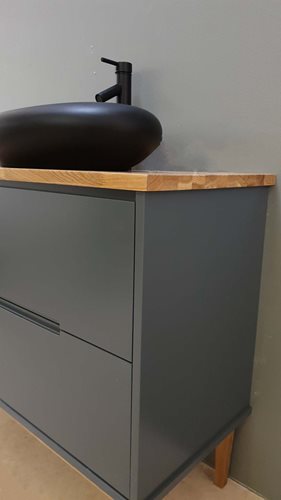 ארון אמבטיה עומד לפי מידה רוחב עומק וצבע לפי בחירתך עם משטח עץ מלא להנחת כיור מונח דגם בריק