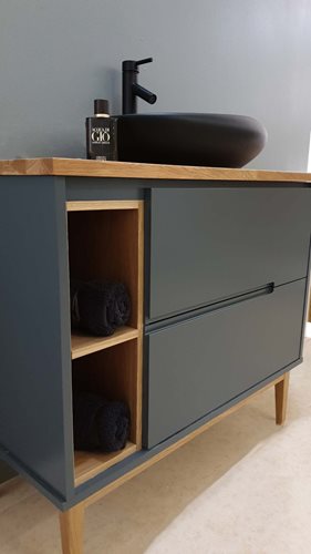 ארון אמבטיה עומד לפי מידה רוחב עומק וצבע לפי בחירתך עם משטח עץ מלא להנחת כיור מונח דגם בריק