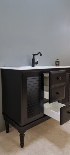 ארון אמבטיה עומד לפי מידה רוחב עומק וצבע לפי בחירתך עם כיור משטח חרס שקוע דגם תימארו