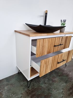 ארון אמבטיה עומד לפי מידה רוחב עומק וצבע לפי בחירתך עם משטח עץ מלא להנחת כיור מונח דגם טורנטו