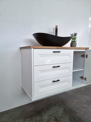 ארון אמבטיה תלוי לפי מידה רוחב עומק וצבע לפי בחירתך עם משטח עץ מלא להנחת כיור מונח דגם דרזדן