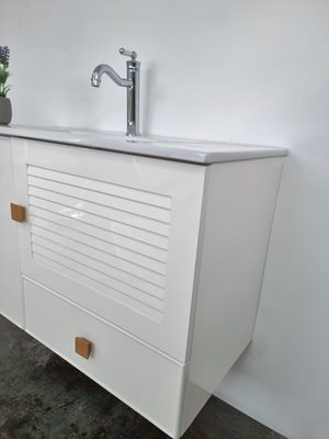 ארון אמבטיה תלוי לפי מידה רוחב וצבע לפי בחירתך עם כיור משטח חרס שקוע דגם מייסן