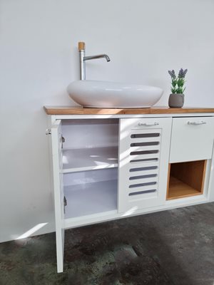 ארון אמבטיה תלוי לפי מידה רוחב עומק וצבע לפי בחירתך עם משטח עץ מלא להנחת כיור מונח דגם לומבריה