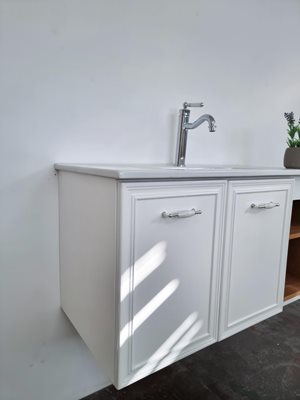 ארון אמבטיה תלוי לפי מידה רוחב וצבע לפי בחירתך עם כיור משטח חרס שקוע דגם דנוב