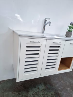 ארון אמבטיה תלוי לפי מידה רוחב וצבע לפי בחירתך עם כיור משטח חרס שקוע דגם פרח