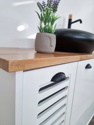 ארון אמבטיה עומד לפי מידה רוחב עומק וצבע לפי בחירתך עם משטח עץ מלא להנחת כיור מונח דגם אוסטנד