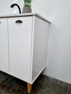 ארון אמבטיה עומד לפי מידה רוחב עומק וצבע לפי בחירתך עם כיור משטח חרס שקוע דגם טורנאי