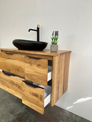 ארון אמבטיה תלוי לפי מידה רוחב ועומק לפי בחירתך עשוי מעץ מלא אלון מבוקע עם משטח להנחת כיור מונח דגם רונדה