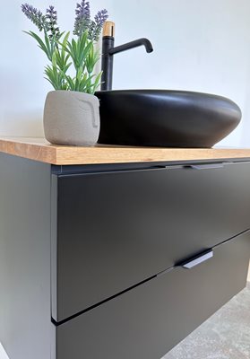 ארון אמבטיה תלוי לפי מידה רוחב עומק וצבע לפי בחירתך עם משטח עץ מלא להנחת כיור מונח דגם פראנק