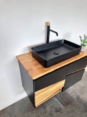 ארון אמבטיה תלוי לפי מידה רוחב עומק וצבע לפי בחירתך עם משטח עץ מלא להנחת כיור מונח דגם פארמה