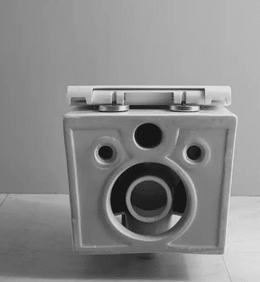 אסלה תלויה מלבנית אורך 52 ס"מ מרובעת לבן מבריק שטיפת רימליס כוללת מושב קשיח טריקה שקטה נשלף דגם פאולו