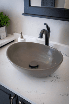 כיור רחצה מונח בטון אובלי רוחב 41 ס"מ ועומק 33 ס"מ דגם לטינה