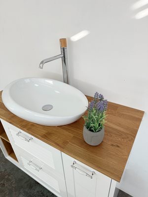 ארון אמבטיה תלוי לפי מידה רוחב עומק וצבע לפי בחירתך עם משטח עץ מלא להנחת כיור מונח דגם ברזיל