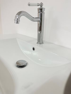 ארון אמבטיה תלוי לפי מידה רוחב וצבע לפי בחירתך עם כיור משטח חרס שקוע דגם ג'ורג'