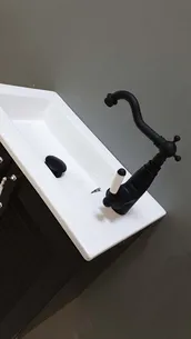 ארון אמבטיה תלוי לפי מידה רוחב עומק וצבע לפי בחירתך עם כיור משטח חרס שקוע דגם סול