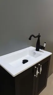 ארון אמבטיה תלוי לפי מידה רוחב עומק וצבע לפי בחירתך עם כיור משטח חרס שקוע דגם סול