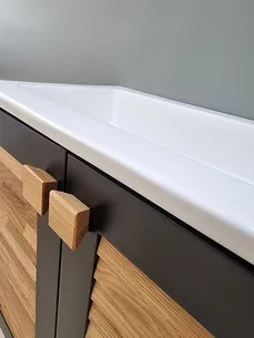 ארון אמבטיה תלוי לפי מידה רוחב עומק וצבע לפי בחירתך עם כיור משטח חרס שקוע דגם סטיבן W