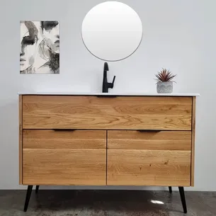 ארון אמבטיה עומד לפי מידה רוחב עומק לפי בחירתך עשוי מעץ מלא אלון מבוקע עם כיור משטח חרס שקוע דגם סידני