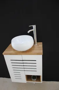 ארון אמבטיה תלוי לפי מידה רוחב עומק וצבע לפי בחירתך עם משטח עץ מלא להנחת כיור מונח דגם סלפורד W