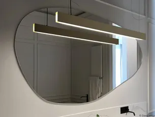 מראה מרחפת לתליה בצורה אמורפית ללא מסגרת רוחב 100 ס"מ גובה 60 ס"מ דגם M-6A