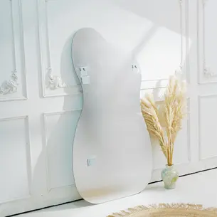 מראת גוף מרחפת בצורה אמורפית לתליה ללא מסגרת רוחב 100 ס"מ גובה 180 ס"מ דגם LM-70