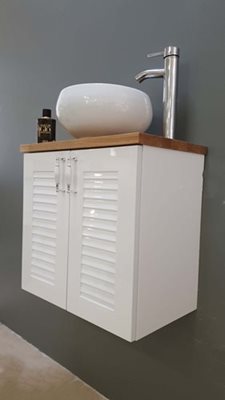 ארון אמבטיה תלוי לפי מידה רוחב עומק וצבע לפי בחירתך עם משטח עץ מלא להנחת כיור מונח דגם לונדון