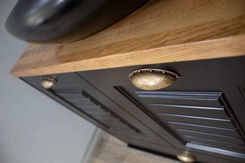 ארון אמבטיה עומד לפי מידה רוחב עומק וצבע לפי בחירתך עם משטח עץ מלא להנחת כיור מונח דגם ספיישל