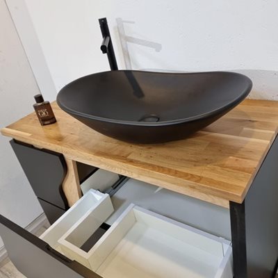 ארון אמבטיה עומד לפי מידה רוחב עומק וצבע לפי בחירתך עם משטח עץ מלא להנחת כיור מונח דגם הודו