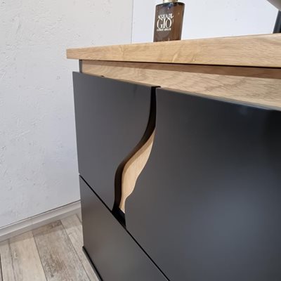 ארון אמבטיה עומד לפי מידה רוחב עומק וצבע לפי בחירתך עם משטח עץ מלא להנחת כיור מונח דגם הודו