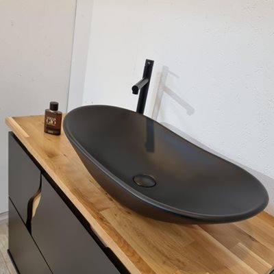 ארון אמבטיה עומד לפי מידה רוחב עומק וצבע לפי בחירתך עם משטח עץ מלא להנחת כיור מונח דגם הודו