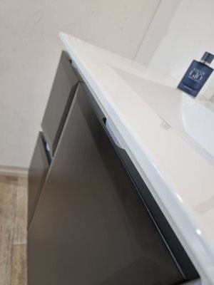 ארון אמבטיה תלוי לפי מידה רוחב עומק וצבע לפי בחירתך עם כיור משטח חרס שקוע דגם שנידר