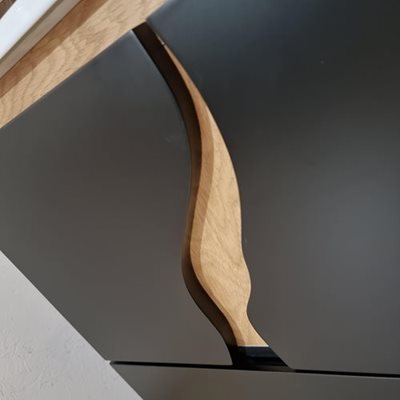 ארון אמבטיה עומד לפי מידה רוחב עומק וצבע לפי בחירתך עם כיור משטח חרס שקוע דגם ברוני