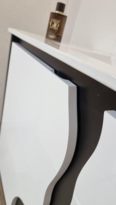 ארון אמבטיה עומד לפי מידה רוחב עומק וצבע לפי בחירתך עם כיור משטח חרס שקוע דגם לימה