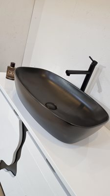 ארון אמבטיה עומד לפי מידה רוחב עומק וצבע לפי בחירתך עם משטח עץ מלא להנחת כיור מונח דגם ברשה